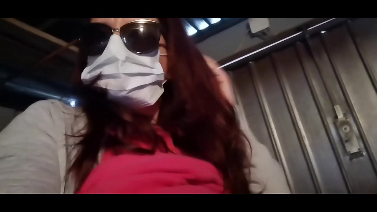 Nicoletta si vendica di u so vicinu è piscia in u so garage (Special Covid19 Italian Quarantine)